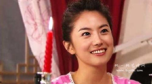 刘荷娜最近照片,优雅气质依旧迷人